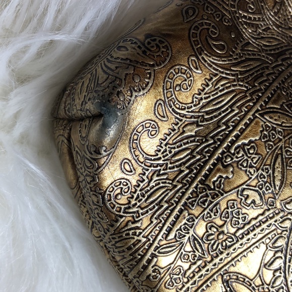 Gifted - Picture 14 of 17